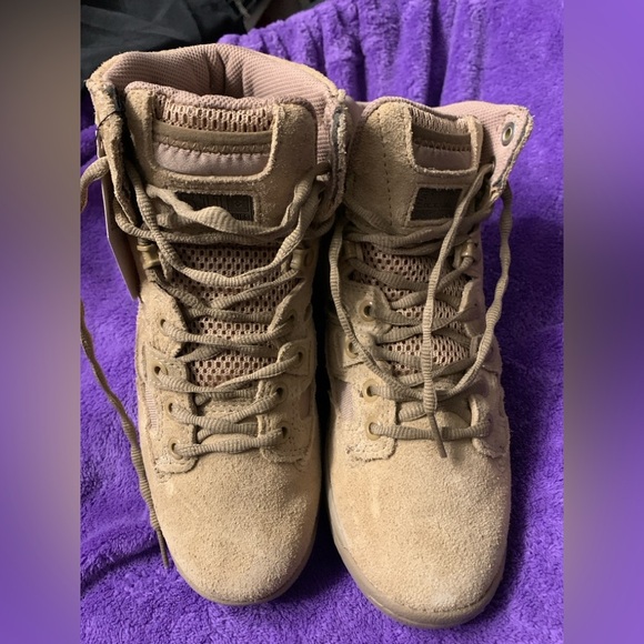 511 Men’s 6.5 Tactical or Work Boots. - Picture 4 of 5